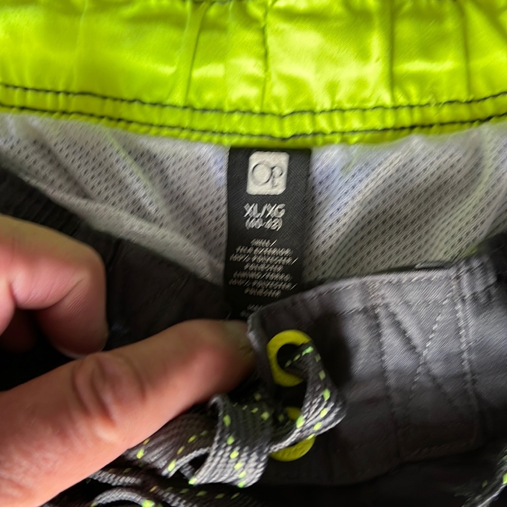 Mens OP shorts size X-Large (40-42)